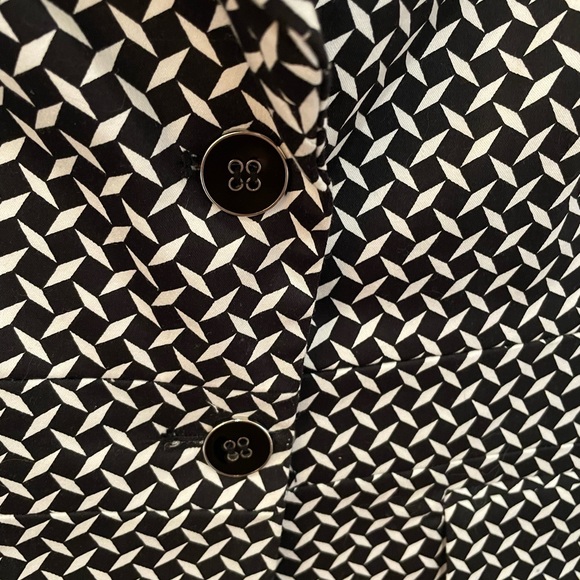 New York and Company Blazer !  Deep Navy and White Geometric Print -2 Button - Picture 5 of 13